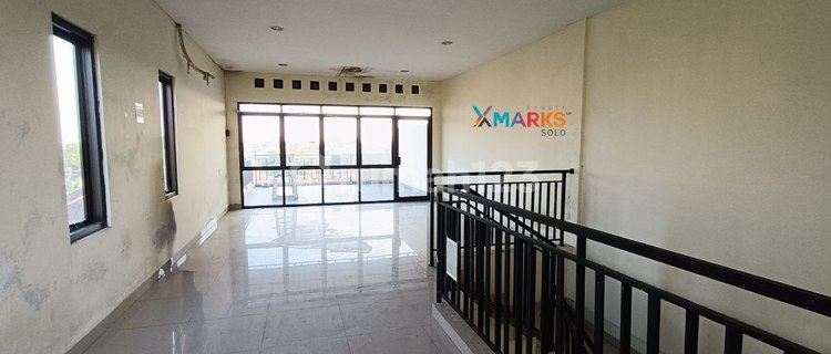 3-Story Ready-to-Use Shop House in Makamhaji, Kartasura 1