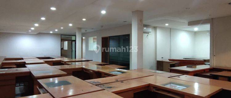 Ruang Usaha Siap Pakai Di Pusat Kota Slamet Riyadi Solo 1