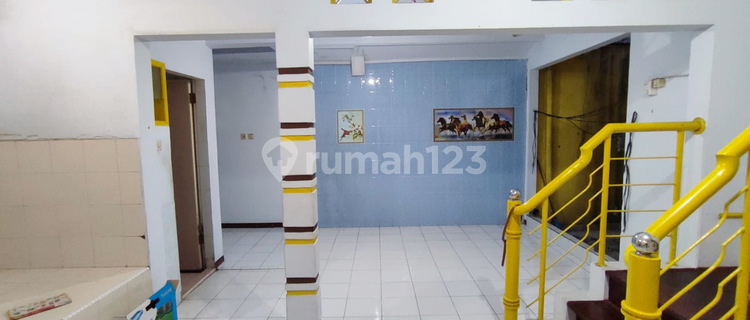 Disewakan Rumah 1,5 Tingkat Komplek Cemara Asri Jalan Salak 1