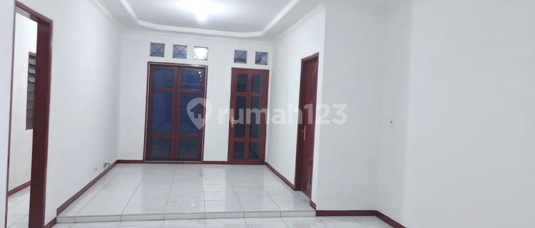 Disewa Villa Di Komplek Cemara Asri Medan - Jalan Cempaka 1
