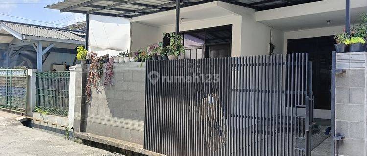 Jual Cepat Rumah Siap Huni Minimalis di Taman Cibaduyut Indah 1
Bandung 1