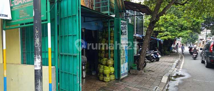 Strategic Roadside Business Location 1