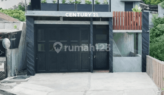 COMFORTABLE GUEST HOUSE LOCATED IN THE SEMARANG AREA 1