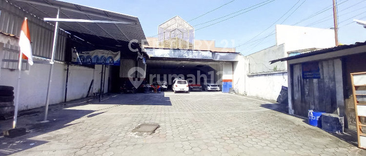 1-Story Building, in the Center of Semarang City, Strategic Location, Main Road. 1