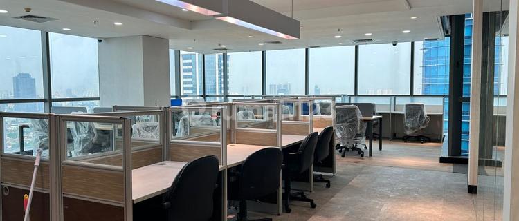 Sewa Kantor Eksklusif Full Furnish 279 M2 di Uob Plaza Thamrin, Nego 1