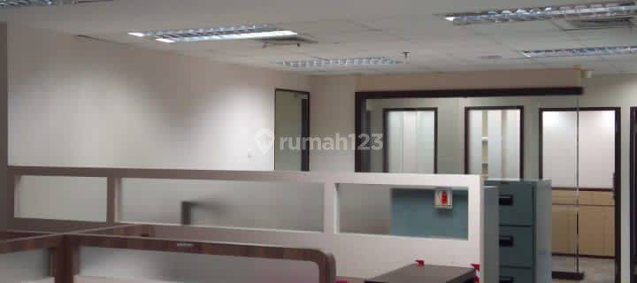 Sewa Murah Kantor 350 M2 Furnished di Uob Plaza Thamrin, Hrg Nego 1