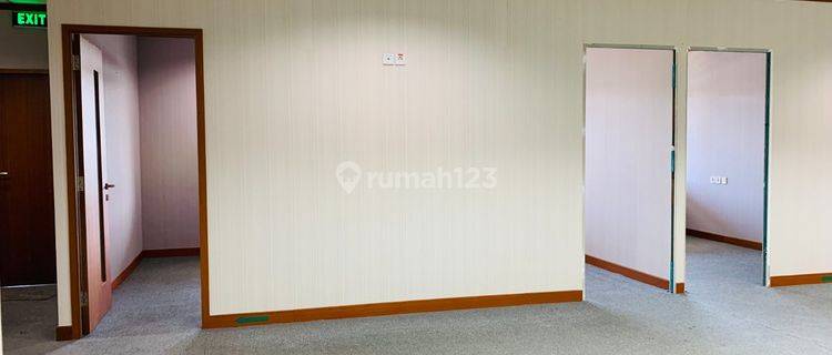 For Rent Kantor Sdh Partisi 126 M2 di Cibis Eight Tb Simatupang, Nego 1