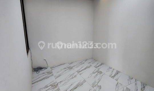 Rumah di Metro Permata 1, uk 10x18 m². Harga 2,4 Milyar Nego. Tangerang 1