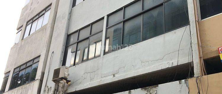 Ruko Gandeng Hayam Wuruk Gaja Mada, Luas Tanah 107m2. Luas Bangunan 506m2. Bangunan 5 Lantai. 1 Menit Ke Starbuks. Harga 7,5 Milyar Nego Sampai Deallll 1