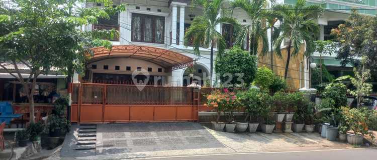 Rumah Di Kemayoran Jalan Zamrut Raya, Luas Tanah 276m2. Luas Bangunan 340m2. Harga Lelang 8,8 Milyar Jauh Dari Harga Pasar 1