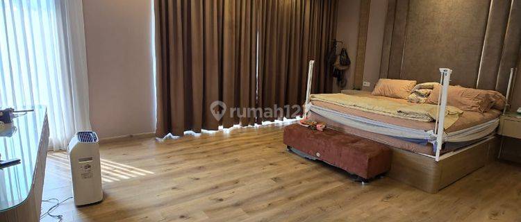 Rumah Golf Island Cluster Violin. Lokasi Strategis Dekat Dengan Toll Dan Mall. Dekat Dengan Destinasi Dan Restoran2 Besar. Luas Tanah 160m2 Luas Bangunan 250m2. Harga 7,25 Milyar Nego 1