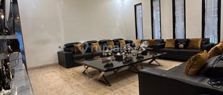 Rumah Bsd, Cluster Delatinos Luas Tanah 296 M² ( 17x20 )luas Bangunan 350 M²bangunan 2 Lantai4+1 Kamar Tidur5+1 Kamar Mandi Ajb Developer Hadap Timur,selatan Listrik 11000 Watt Semi Furnish + Ac Central Ranjang Kingkoil Harga 6,9 Milyar Nego 1