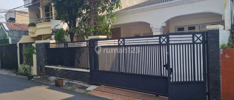 Dijual Rumah Rapih Minimalis Dikebon Baru/Tebet/Kuningan/Jaksel 1