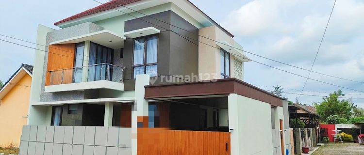 RUMAH BARU MEWAH 2 LT FULLY FURNISH MURAH DEKAT EXIT TOL MALANG
 1