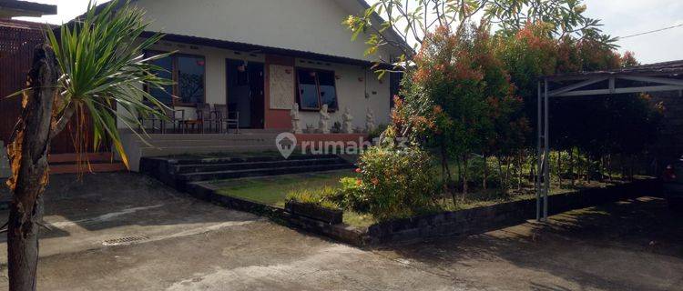 Disewakan kantor kost tempat usaha dengan parkiran luas 1