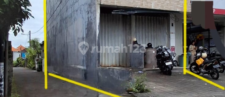 For Sale: 3-Story Shop House with Spacious Parking in Downtown Denpasar 1