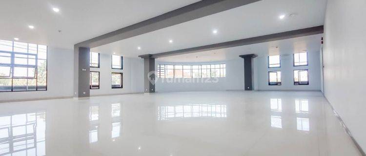 Disewakan Gedung 4 Lantai Jalan Utama Sunset Road Bali 1