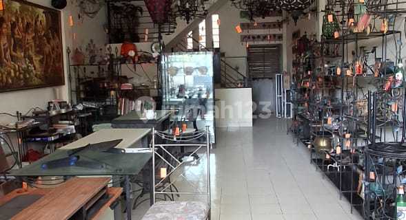 For Sale: 3-Story Shop House with Spacious Parking, Kerobokan Kelod, Bali 1