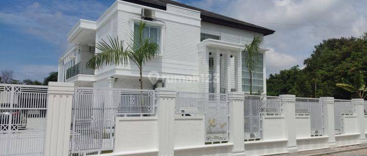 Dijual Rumah Mewah Type 1056 M2 Lokasi Tengah Kota 1