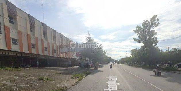 Disewakan Ruko 3 Lantai Di Jalan Hangtuah Ujung 1