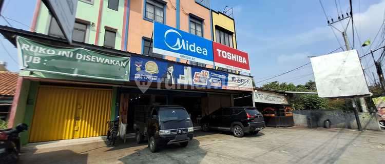 3-Storey Shop House for Rent in Sawangan 1