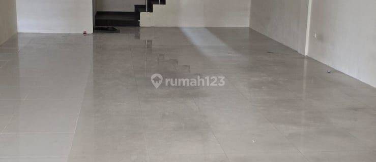 Disewakan/for Rentruko Bagus 3.5 Lantaipaskal Main Roadlt +/- 145 M2 (5.2x 28 Mtr)lb +/- 273 M2(5.2x 15 Mtr)carpot Luas 5.2 X 13 Mtrminim 2 Thn , Pbb Pemilikpph Penyewa , Air Pdamop : 335 Jt/thninfo : 0822.1857 7273teguh Budiman/xmac 1