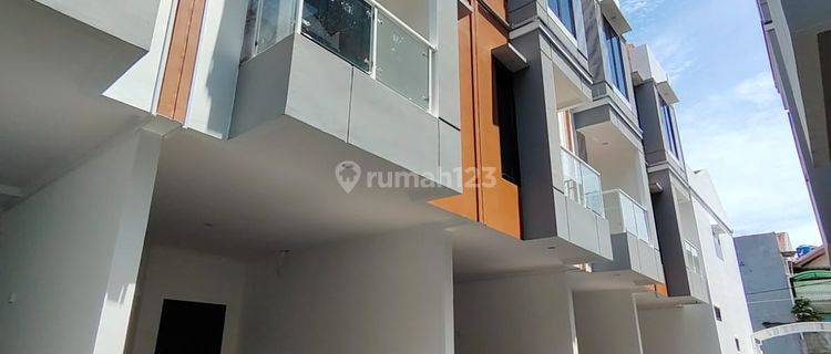 Dijual Rumah 3lt Dekat Smp Melania di Percetakan Negara,5 Menit Tol 1