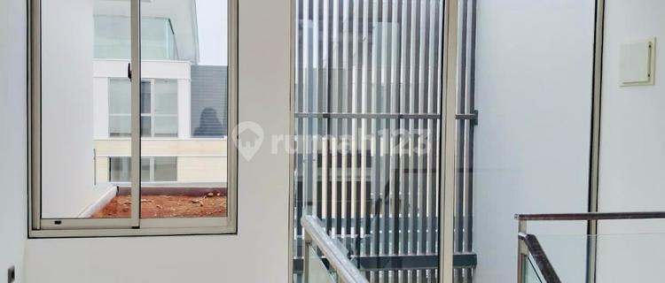Rumah Brand New Dan Mewah Di Golf Island Pik 1