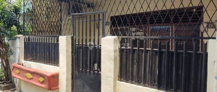 Dijual Bu Rumah Baru  4 Lt. Jl D, Karang Anyar.jakpus .   1