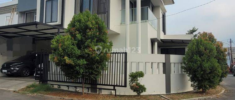 Dijual Rumah Bagus!! Hook di Griya Loka BSD 1