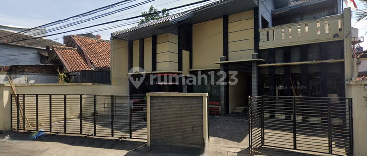 Rumah di  Antapani Bandung, Jalan Luas Komplek Ternama 1