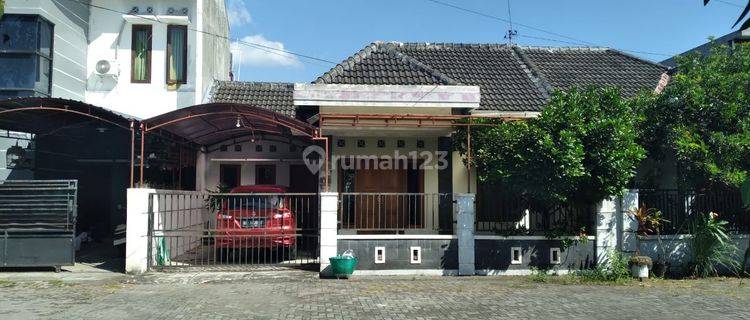 Rumah Keluarga Semi Furnish di Condongcatur Sleman  1