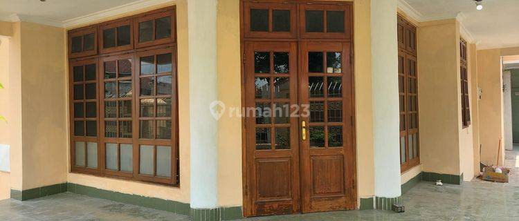 Rumah Besar Semifurnish Cocok Kantor/Keluarga Dekat Demangan Sleman 1