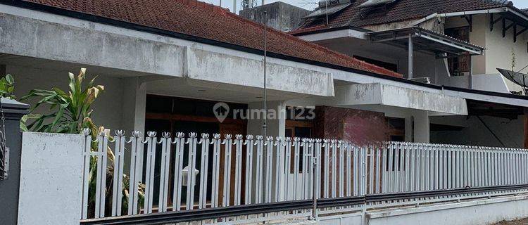 Rumah Besar Cocok Untuk Kantor Atau Usaha di Jalan Kaliurang Km 5 1