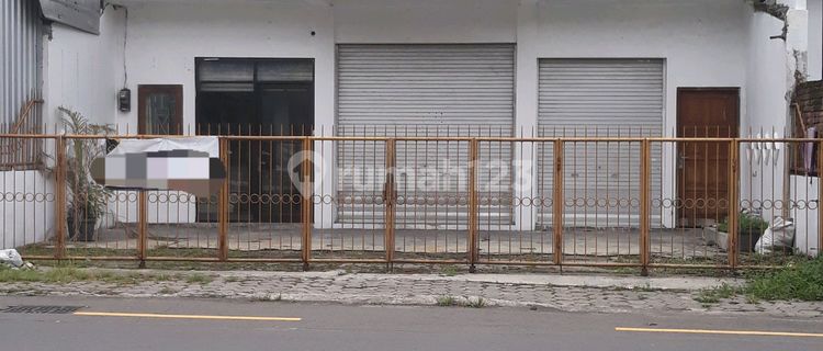 Shop House by the Road Near JEC Area Banguntapan 1