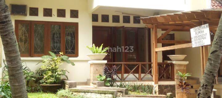 Rumah Siap Huni Dengan 4 Kamar Tidur Aman Dalam Lingkungan Yang Teduh 1