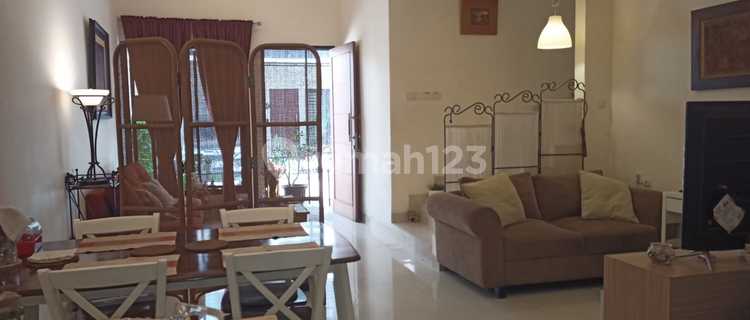 Rumah Cantik Siap Huni 3 Kamar Tidur di Cirendeu Tangerang Selatan 1