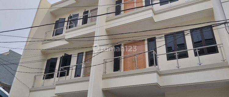 Dijual Rumah Baru Minimalis di Taman Ratu 1