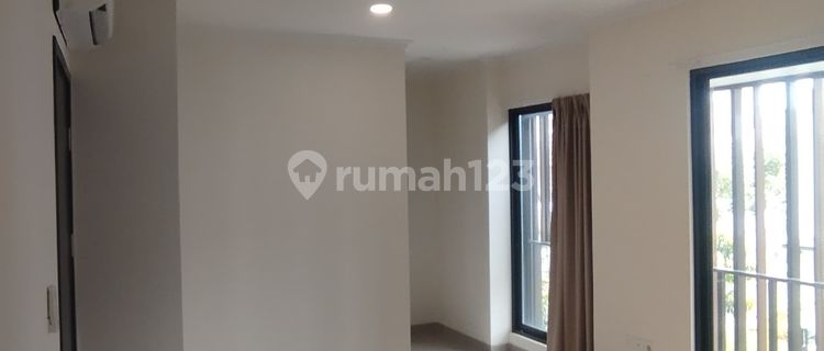 RUMAH BAGUS DI GADING SERPONG 2 LANTAI NYAMAN SIAP HUNI  1