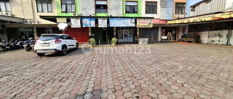 3-story shop house with certificate, Ibrahim Adji Street, Sindang Barang, Bogor.