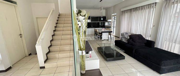 Disewakan Rumah Cantik Furnished di Kota Baru Parahyangan Bandung 1