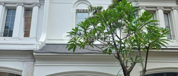 Dijual Rumah Town House Intercon Kebon Jeruk Jakarta Barat 1