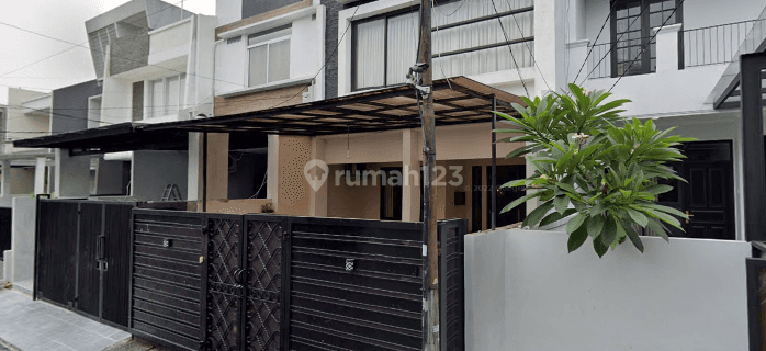 Di Sewakan Rumah Cantik 2 Lt di Kebayoran Lama, Jakarta Selatan 1