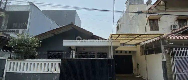 Di Jual Rumah Lokasi Strategis di Tebet Timur, Jakarta Selatan 1