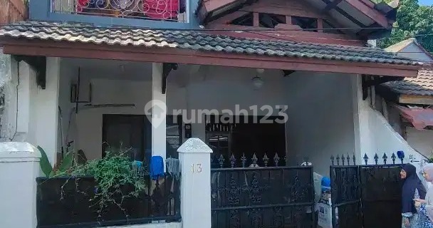 For Sale: 2-Story Minimalist House in a Strategic Location in Kebayoran Baru, South Jakarta 1