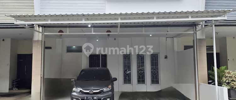 For Sale 2-Story House in a Strategic Location in Pesanggrahan, South Jakarta 1