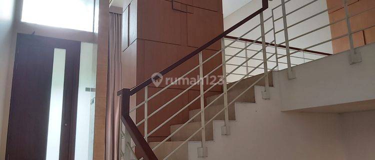 Dijual Rumah Townhouse di Residence 28 Jl Panjang Kebun Jeruk 1