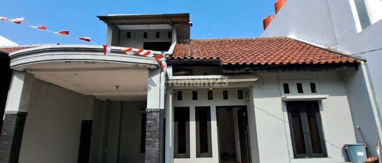 Dijual Rumah 2 Lantai  Siap Huni  1