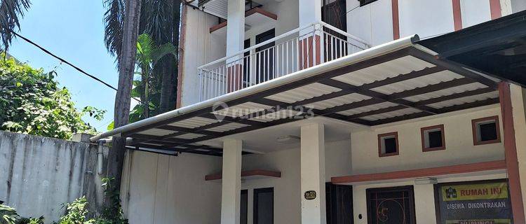 Disewakan Rumah 2 Lantai dekat dengan Stasiun MRT  1