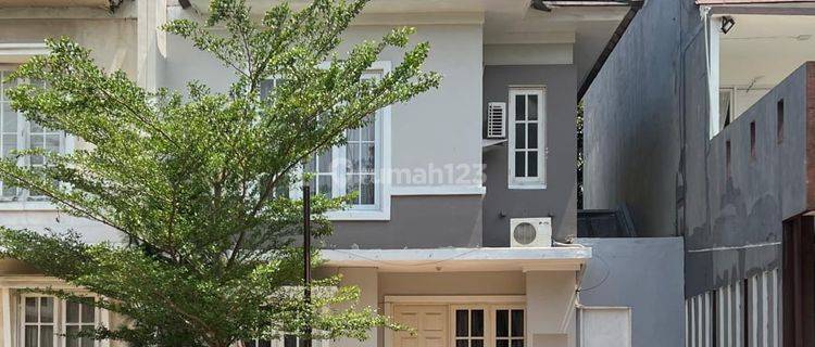 Rumah Bagus Siap Huni Semi Furnished di Kota Wisata 1